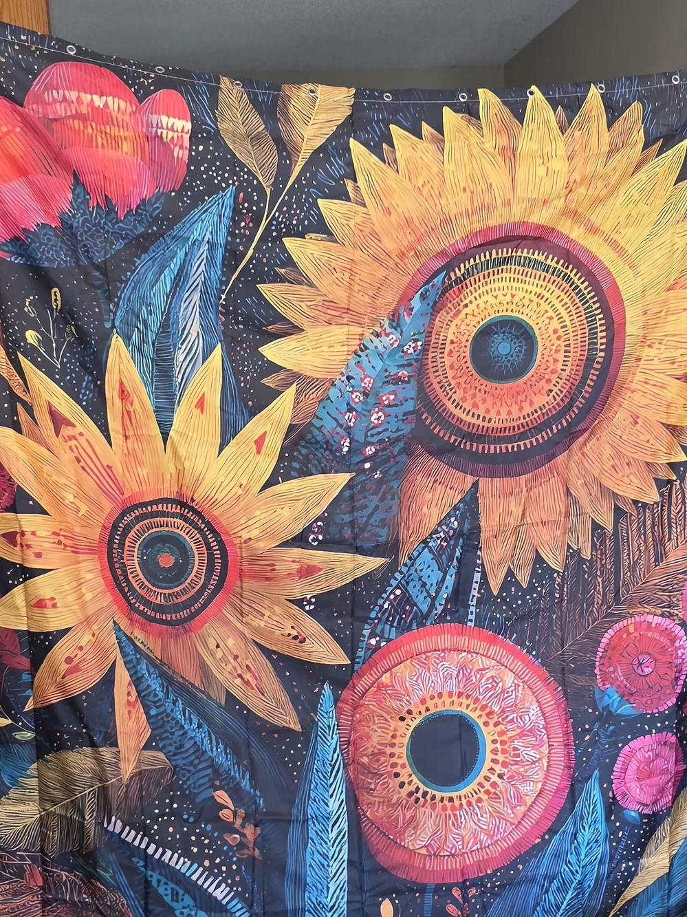 Vibrant Sunflower Tapestry Wall Decor in Yellow and Blue